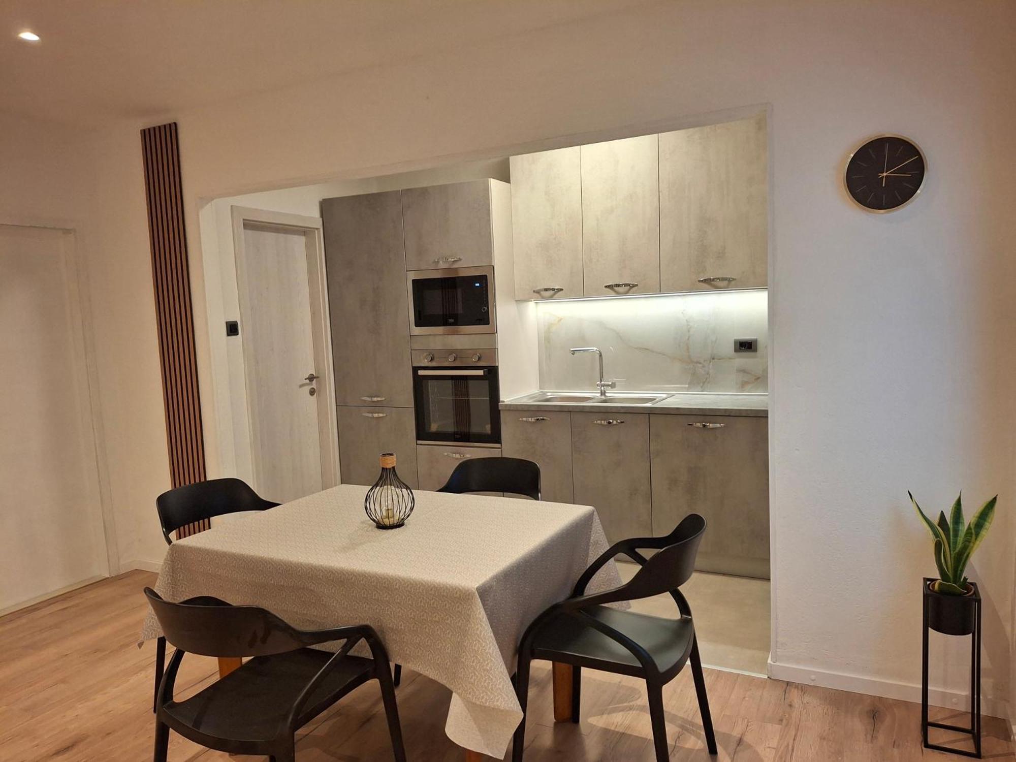 Nina Seaview Appartement Baška Voda Buitenkant foto